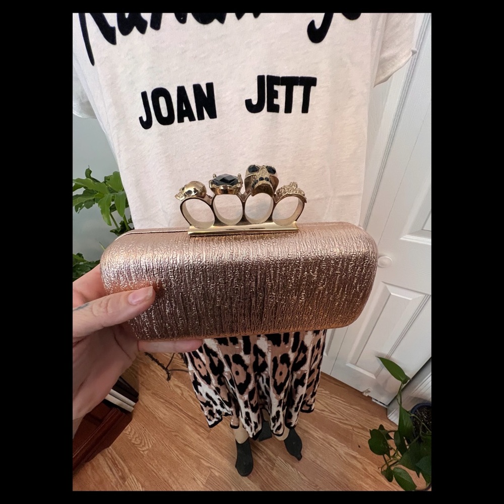 JUSTFAB BRASS KNUCKLES ROSE GOLD CLUTCH PURSE WITH DETACHABLE CHAIN